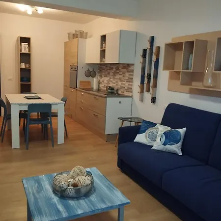Elementi Aria Nyaraló *